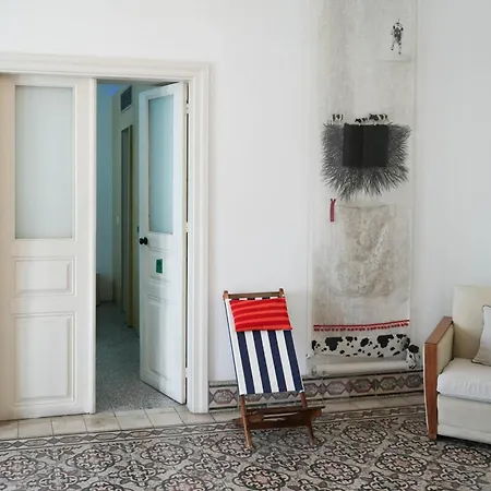 Homestay Resart Traditional House